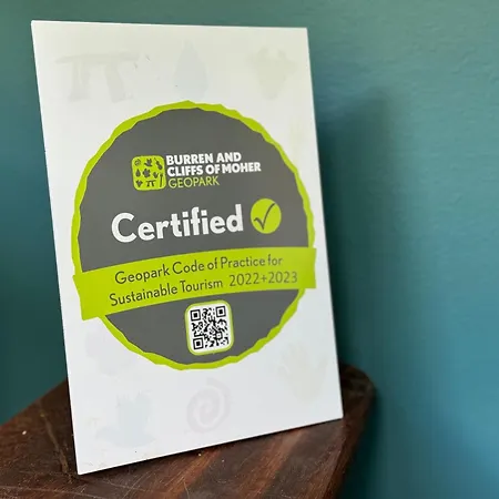 Хостел The Common Knowledge Centre *