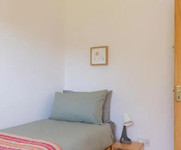 Хостел The Common Knowledge Centre *