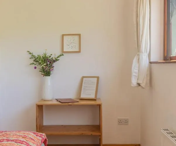 Хостел The Common Knowledge Centre *